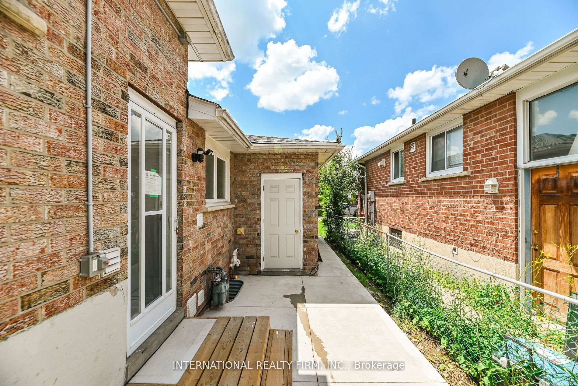 Photo 25 of 43 Mallard Crescent, Brampton, Central Park — HOMEH