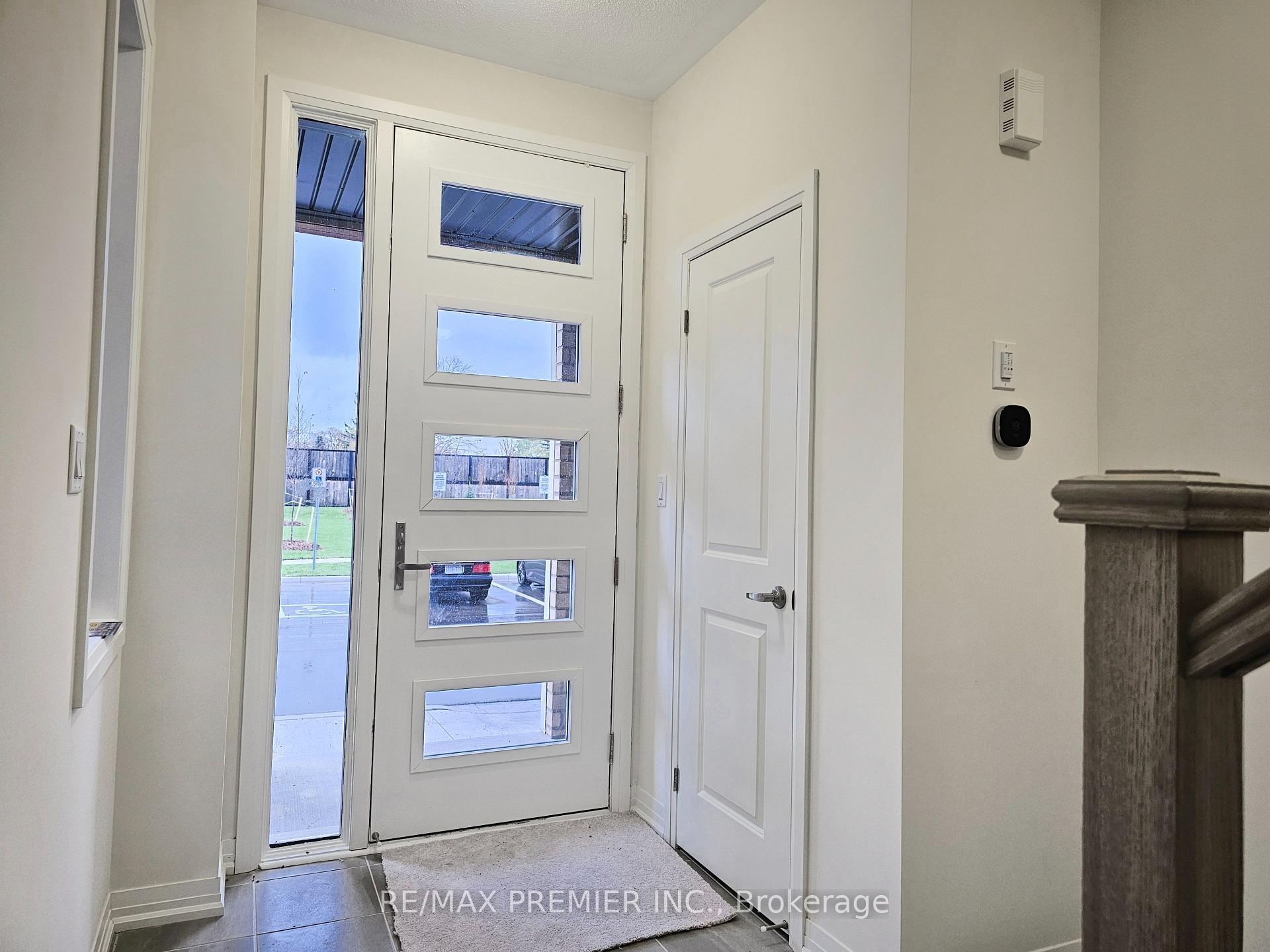 Photo 2 of 21 Bluebird Lane, Barrie, Painswick South — HOMEH