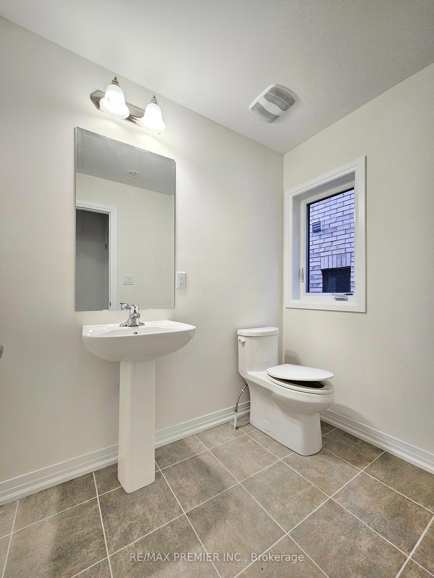 Photo 8 of 21 Bluebird Lane, Barrie, Painswick South — HOMEH