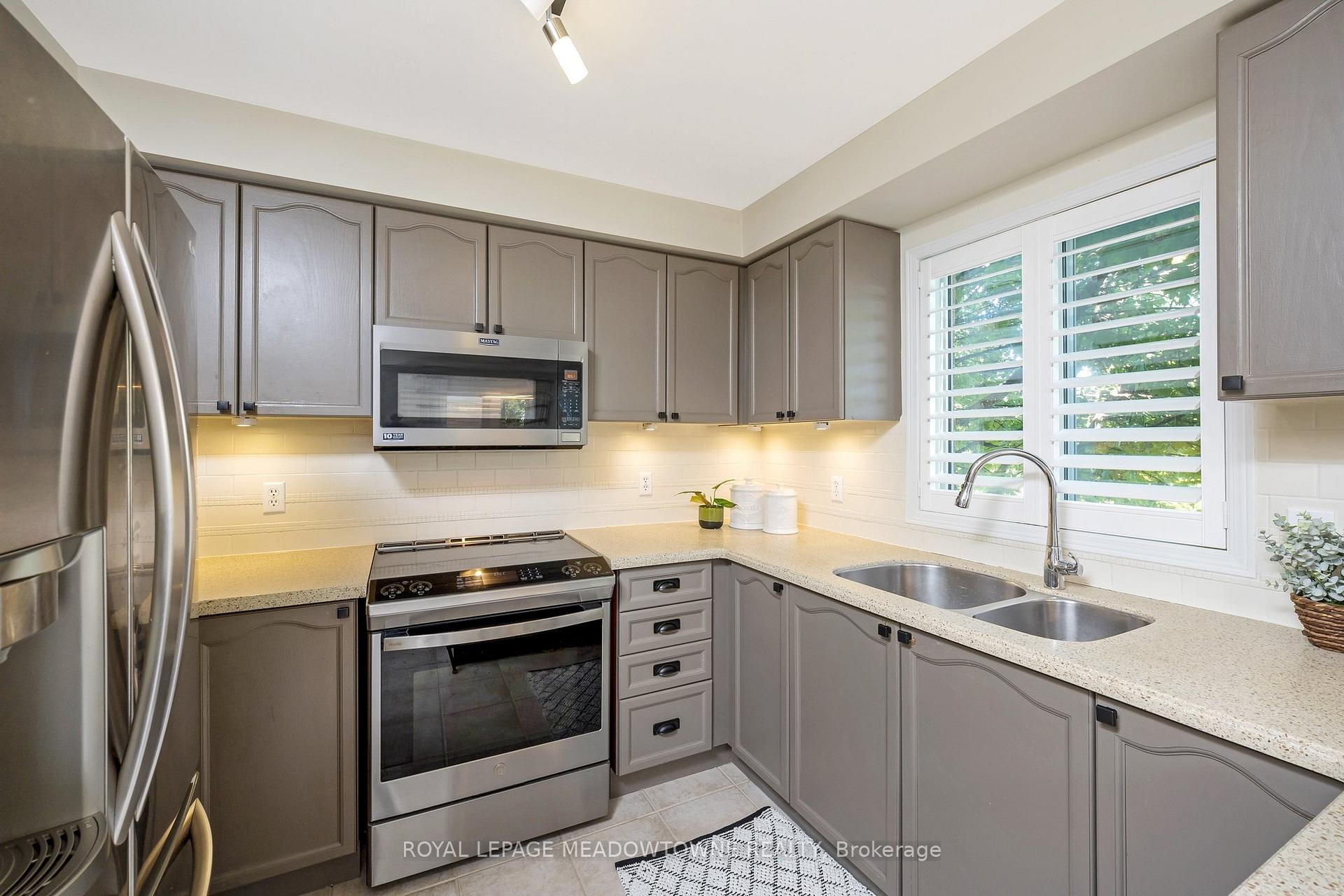 Photo 17 of 110 Pentland Road, Hamilton, Waterdown — HOMEH