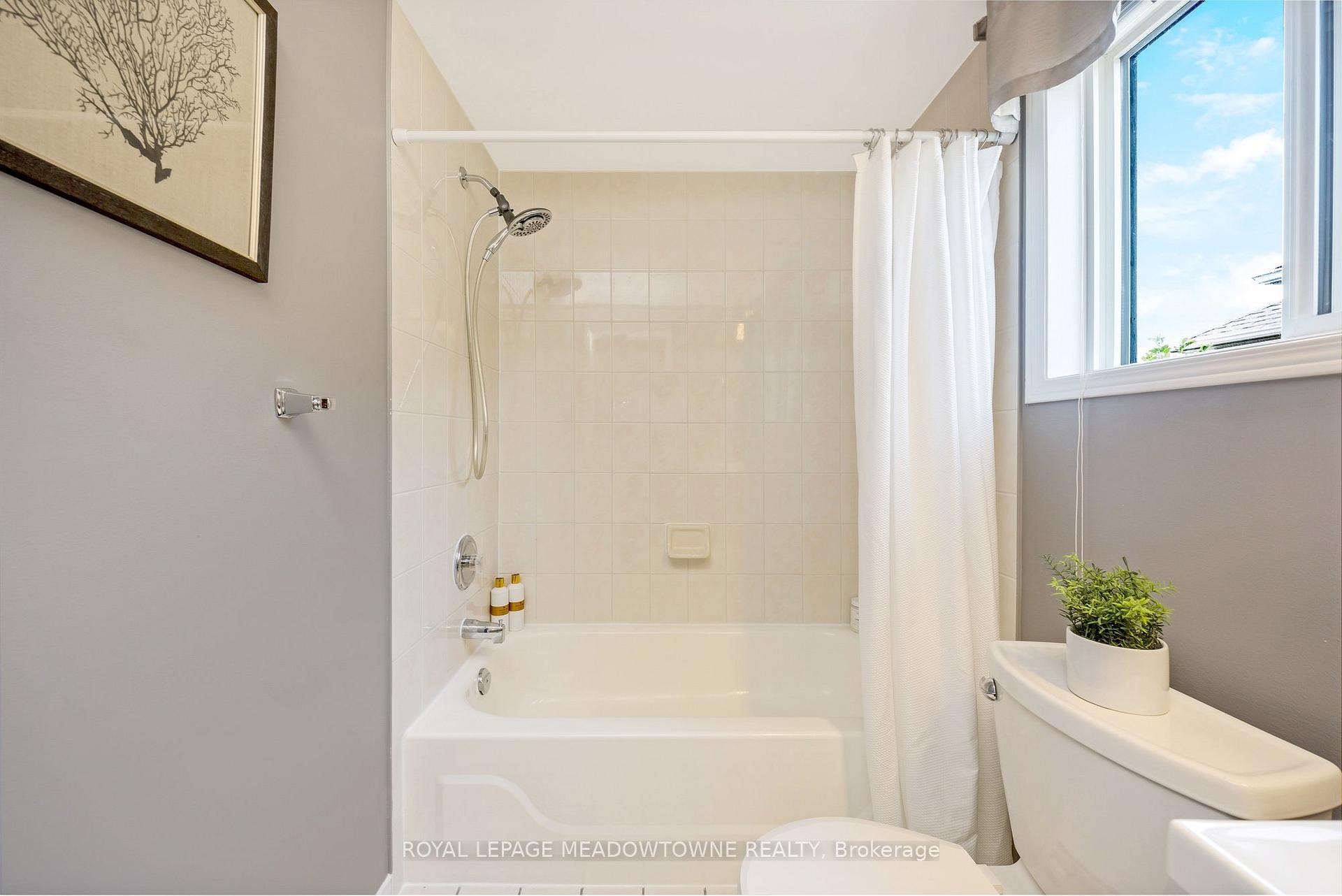 Photo 23 of 110 Pentland Road, Hamilton, Waterdown — HOMEH