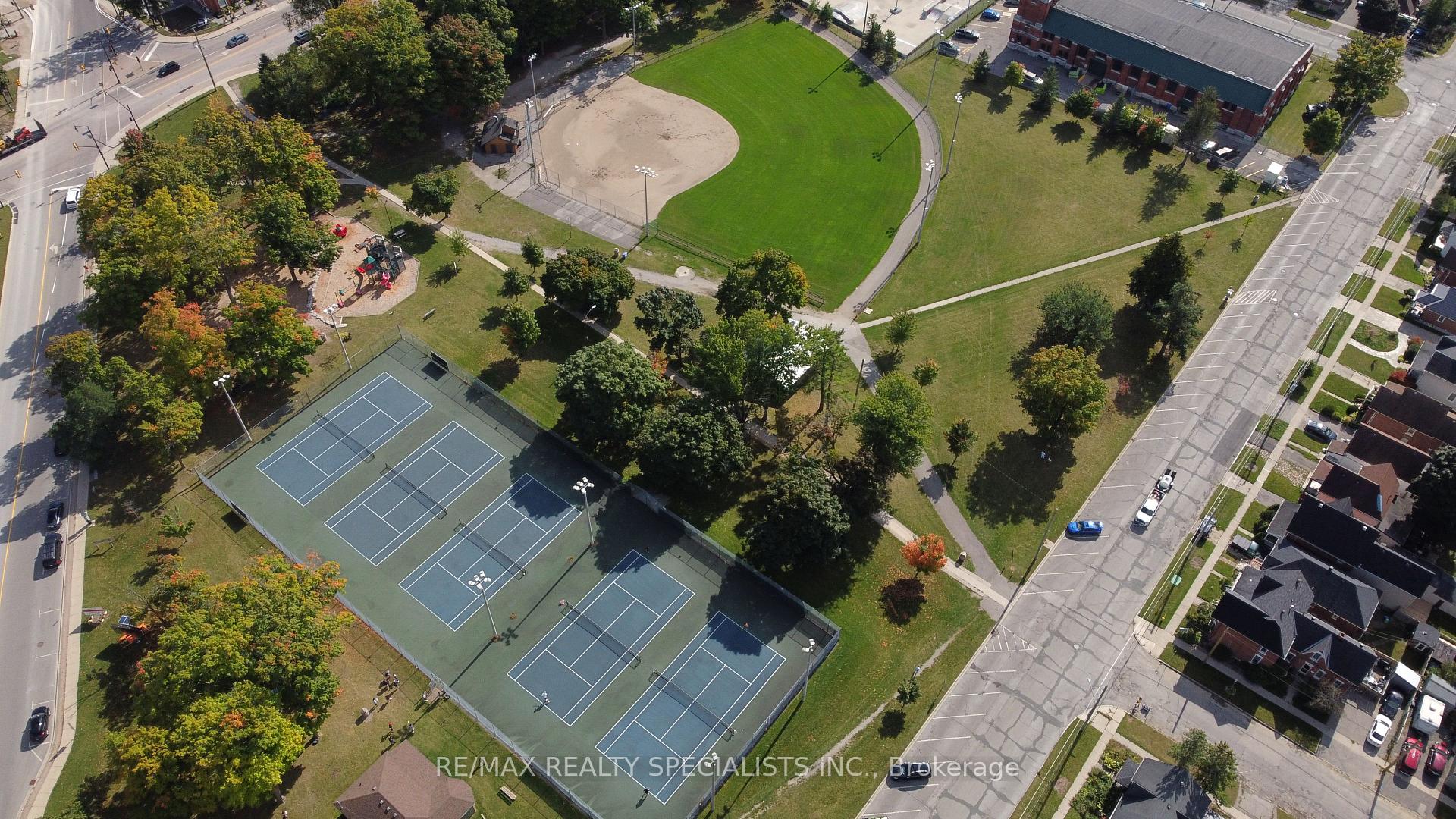 Photo 11 of 78 Parkside Drive, Barrie, City Centre — HOMEH