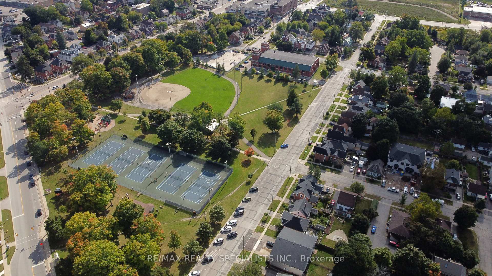 Photo 13 of 78 Parkside Drive, Barrie, City Centre — HOMEH