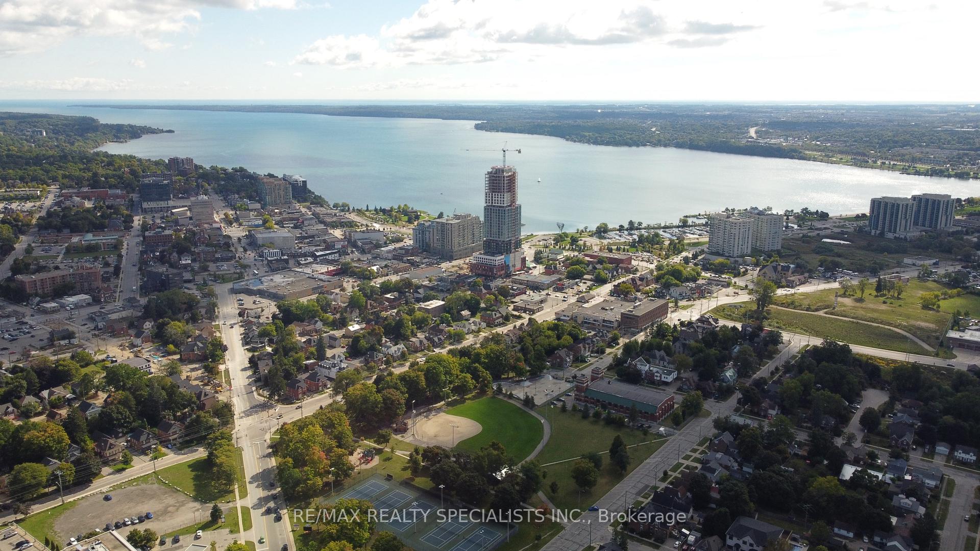 Photo 14 of 78 Parkside Drive, Barrie, City Centre — HOMEH