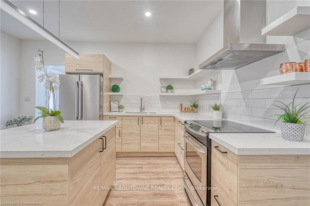 Photo 2 of Unit 1, 43 Crooks Street, Hamilton, Strathcona — HOMEH
