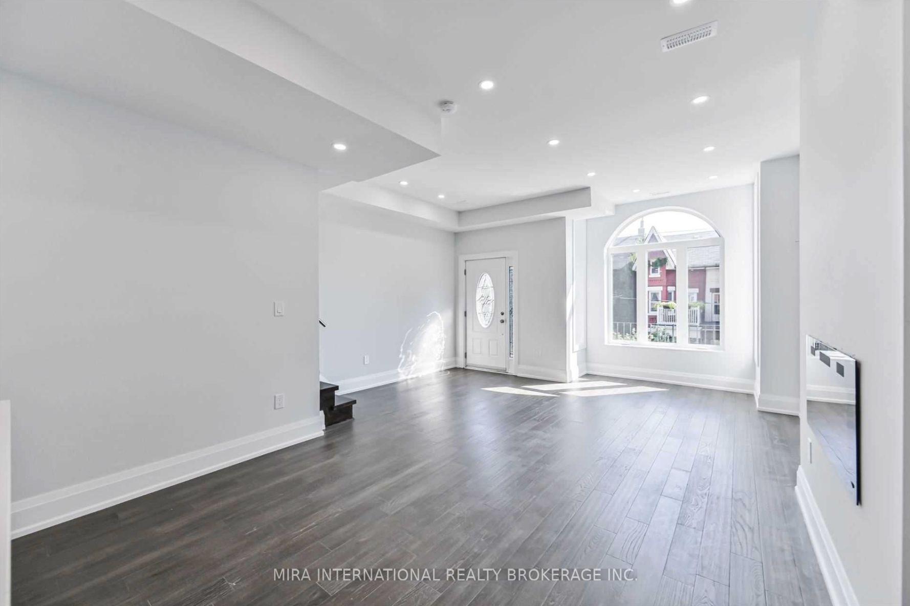Photo 5 of Unit M2, 260 Lisgar Street, Toronto, Little Portugal — HOMEH