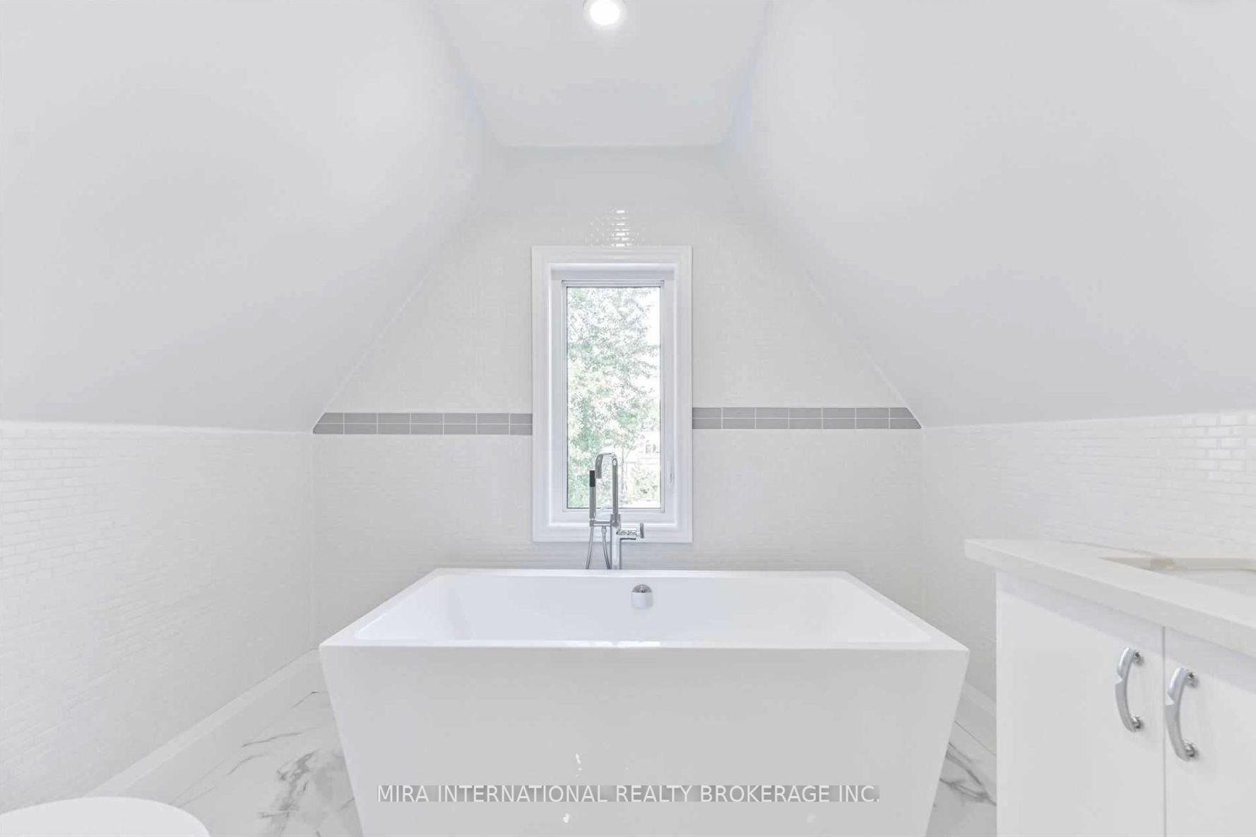 Photo 15 of Unit M2, 260 Lisgar Street, Toronto, Little Portugal — HOMEH