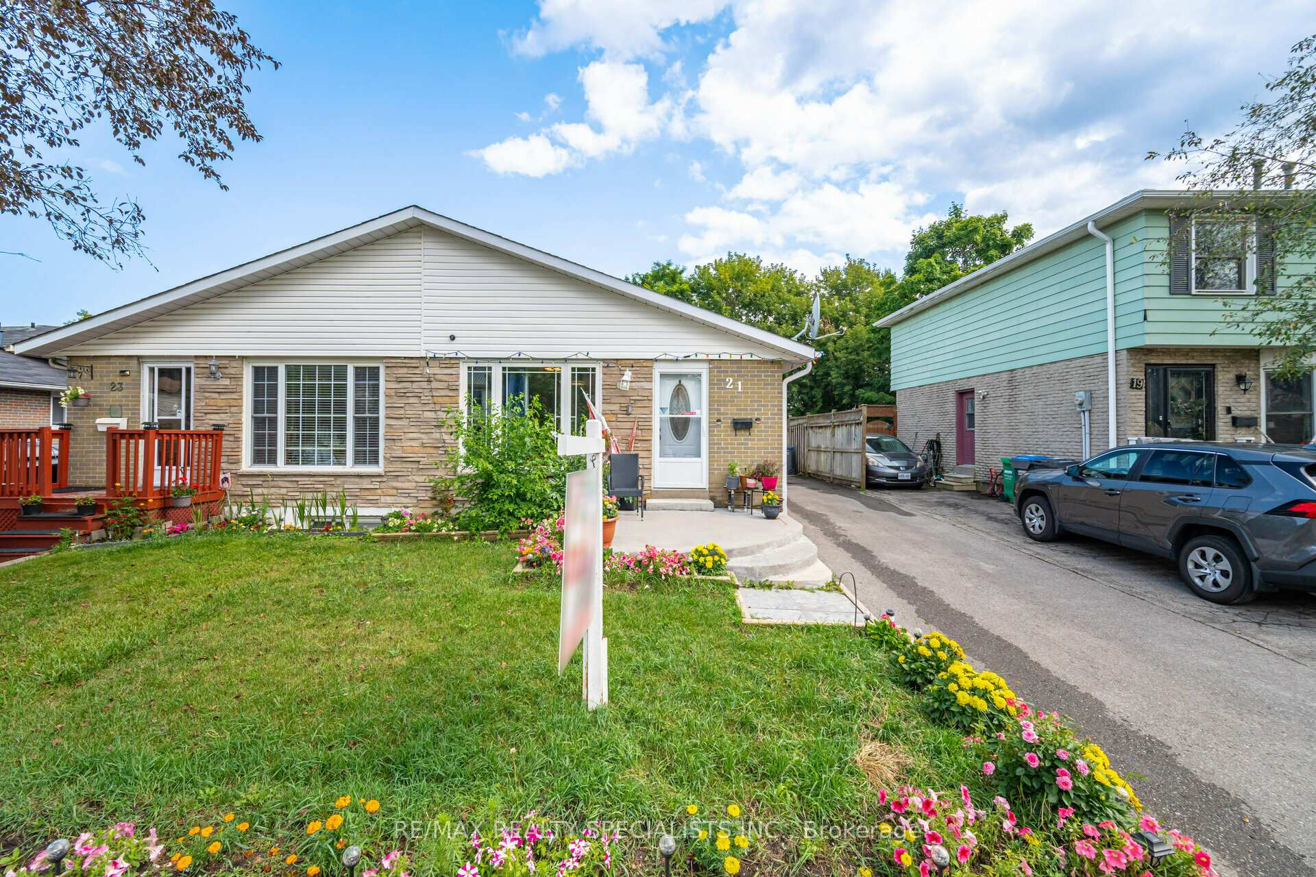 Photo 2 of 21 Crawford Drive, Brampton, Madoc — HOMEH