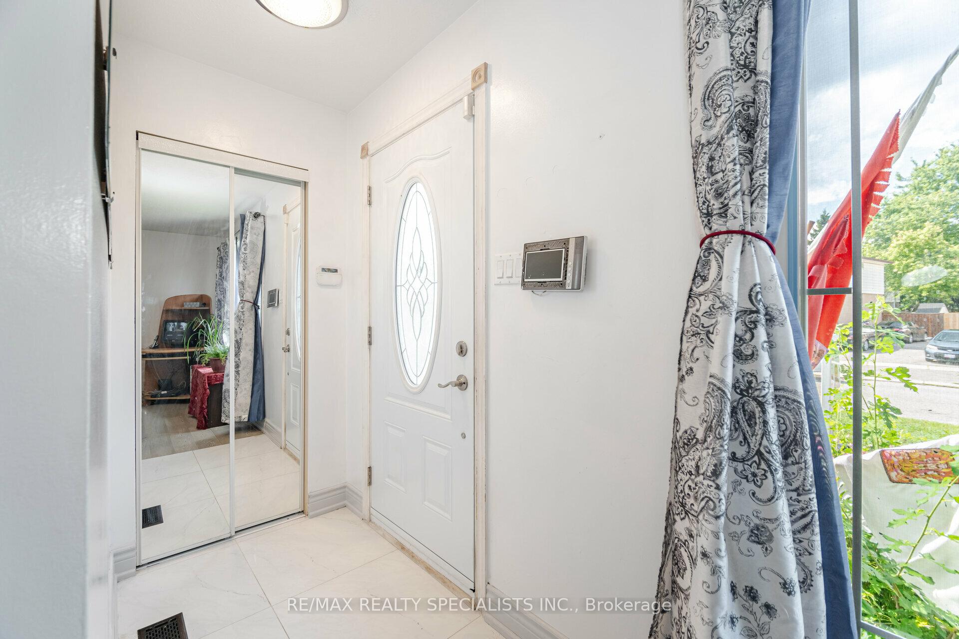 Photo 5 of 21 Crawford Drive, Brampton, Madoc — HOMEH