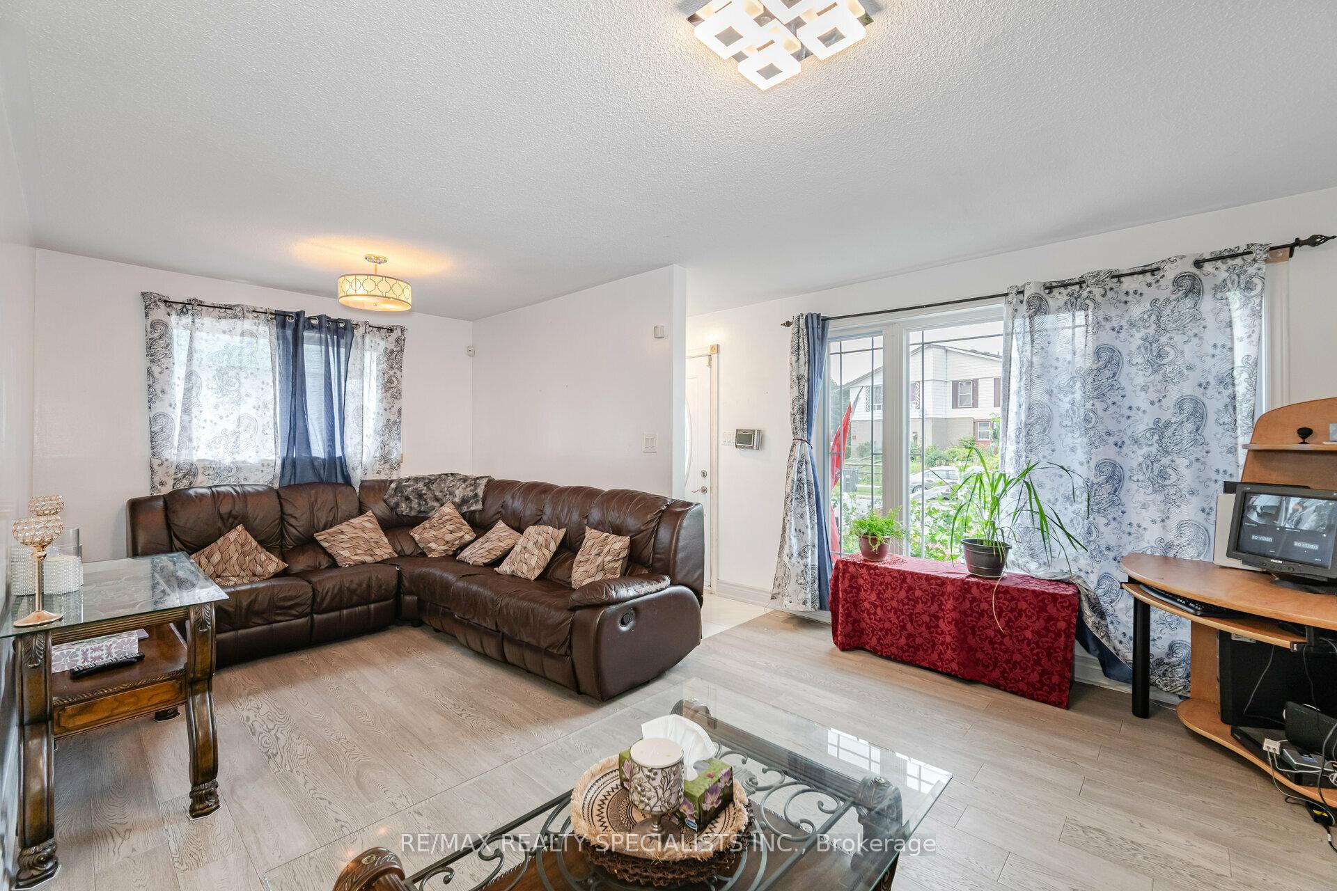 Photo 7 of 21 Crawford Drive, Brampton, Madoc — HOMEH
