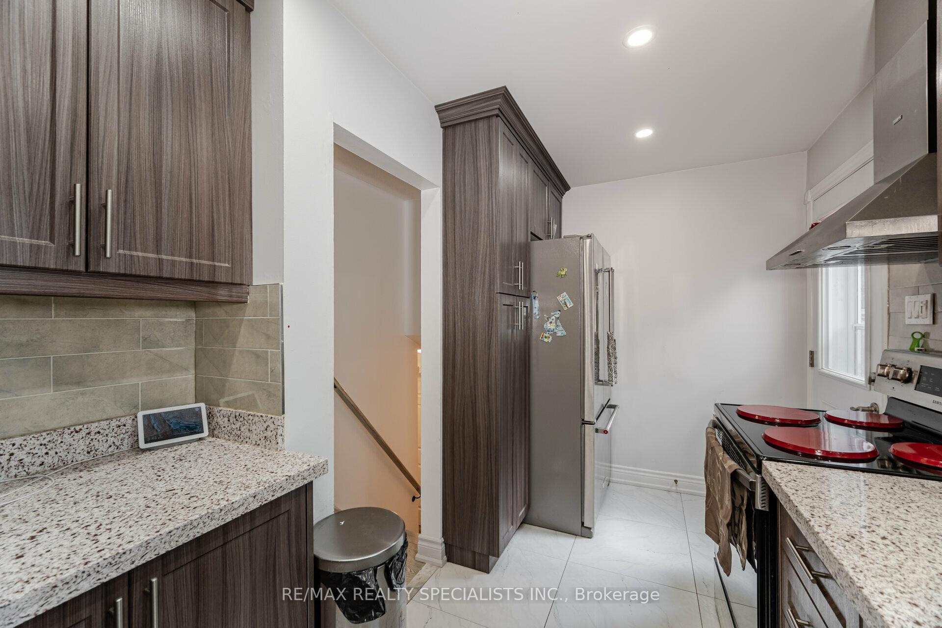 Photo 11 of 21 Crawford Drive, Brampton, Madoc — HOMEH