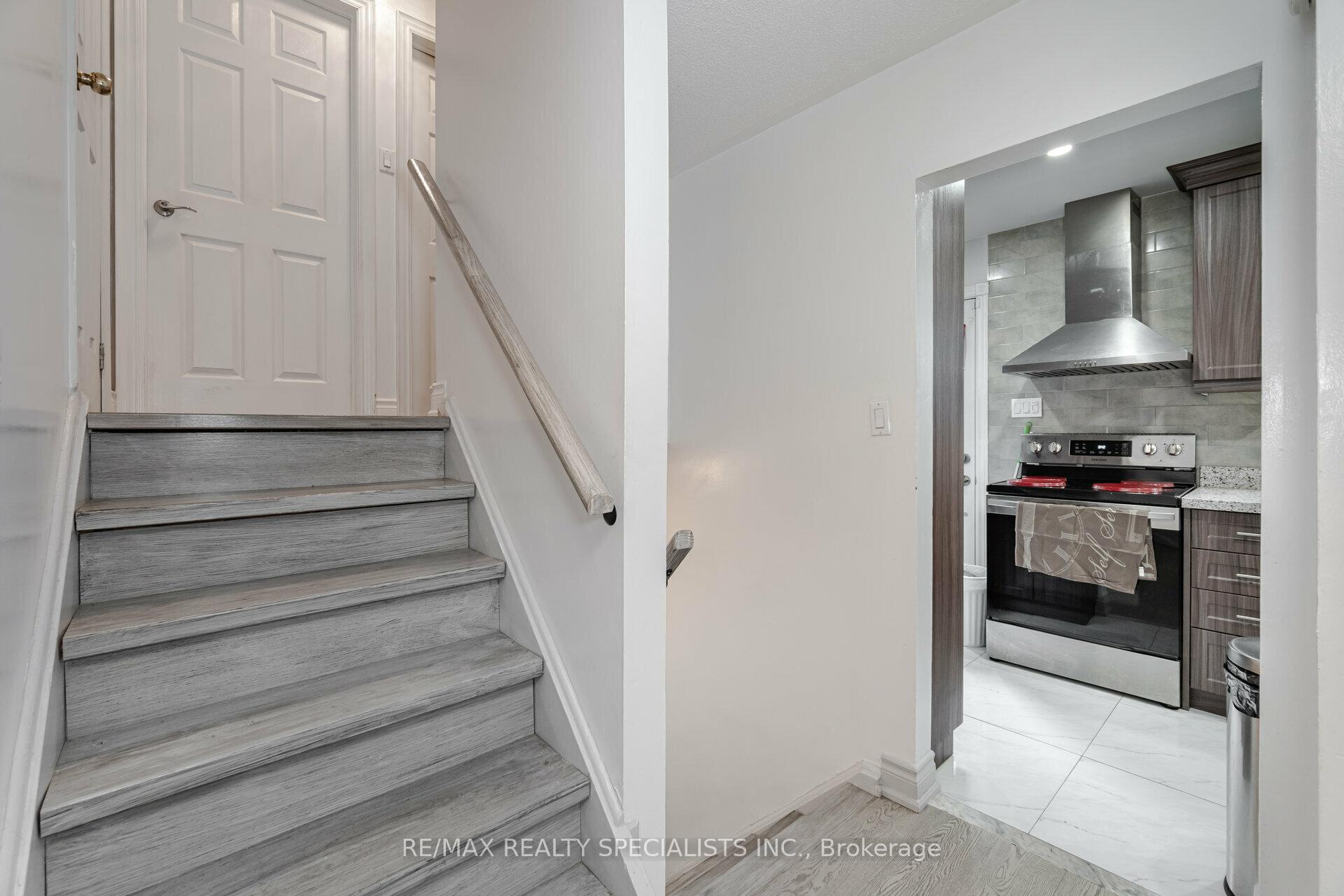 Photo 34 of 21 Crawford Drive, Brampton, Madoc — HOMEH