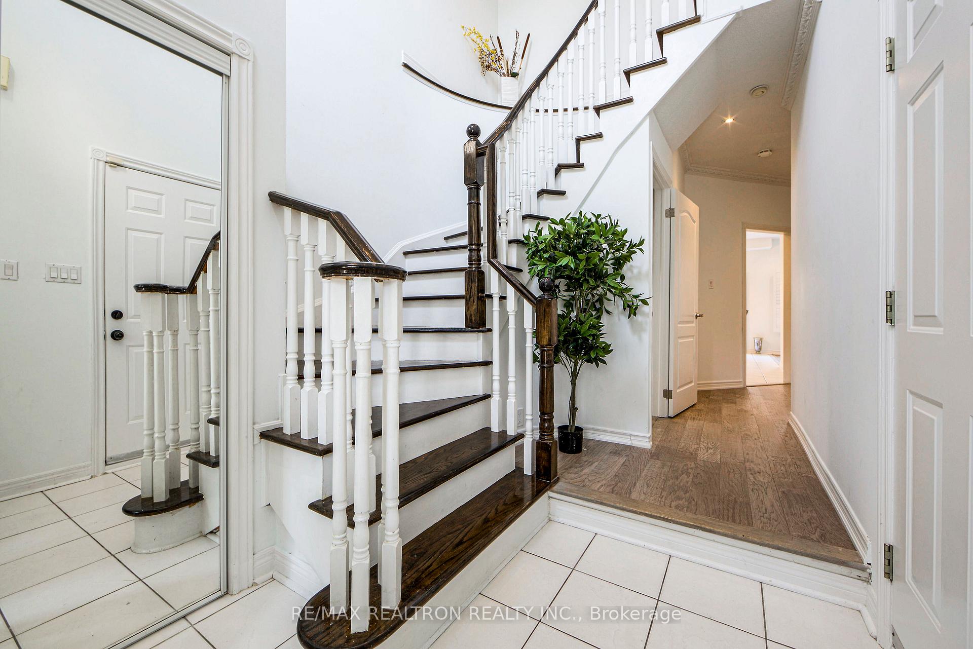Photo 2 of 269 Treasure Road E, Vaughan, Vellore Village — HOMEH