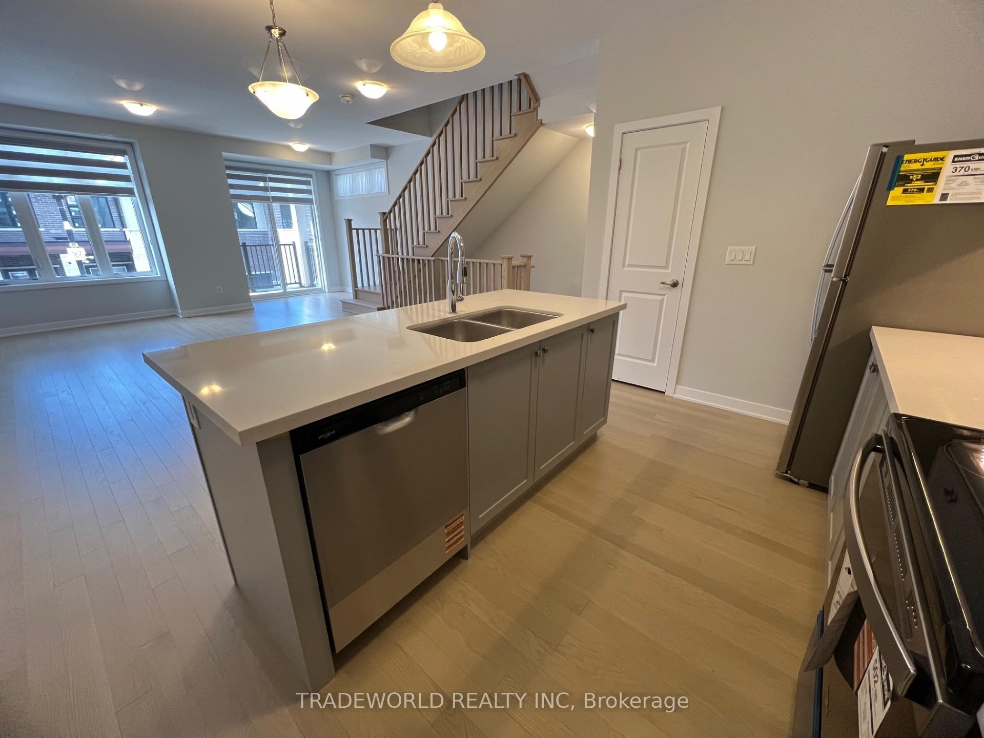 Photo 5 of 9 John Canning Way, Markham, Unionville — HOMEH