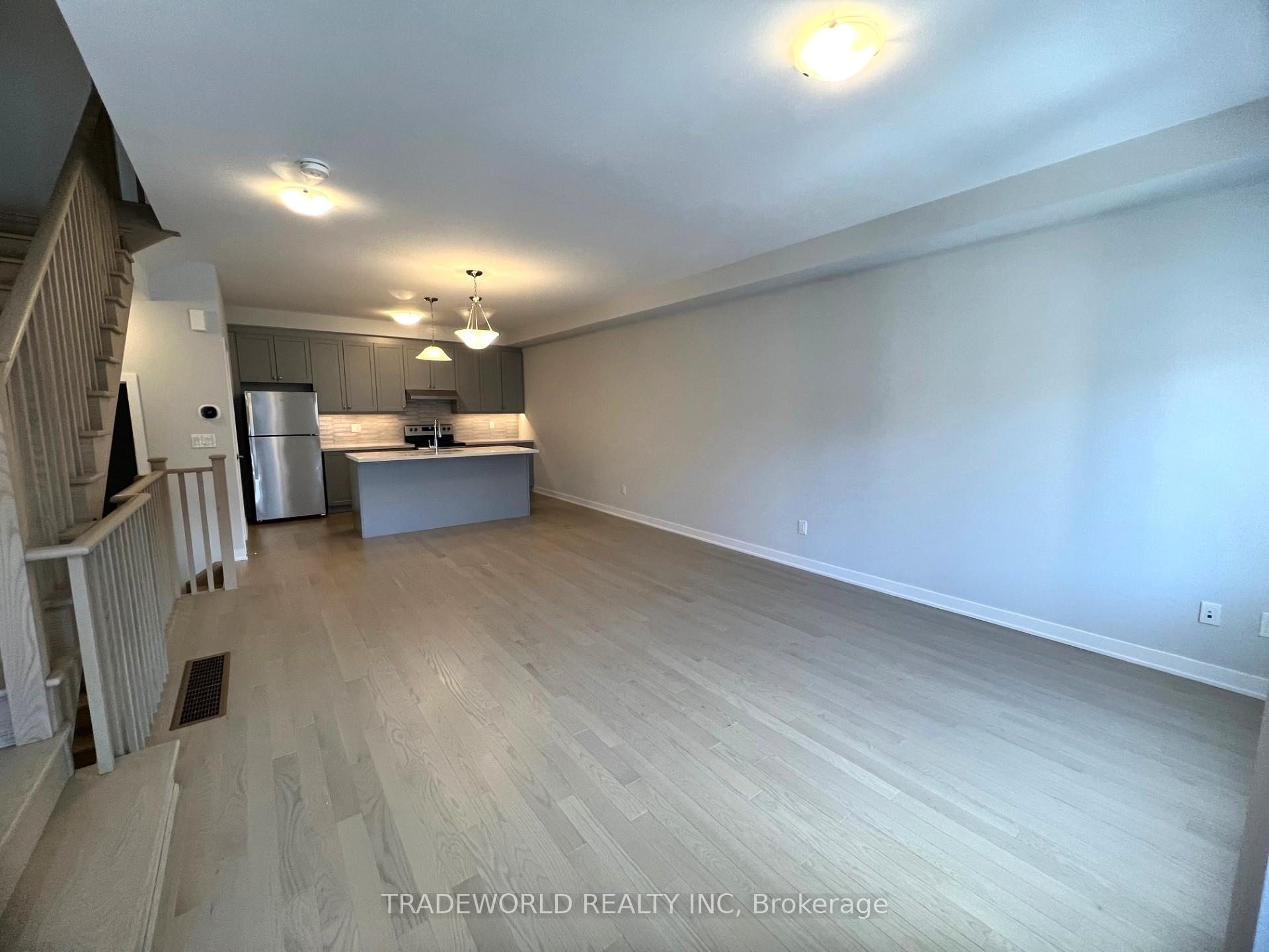 Photo 4 of 9 John Canning Way, Markham, Unionville — HOMEH