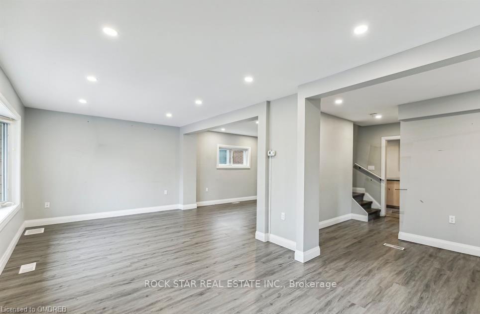 Photo 2 of 131 Bell Avenue, Hamilton, Bartonville — HOMEH