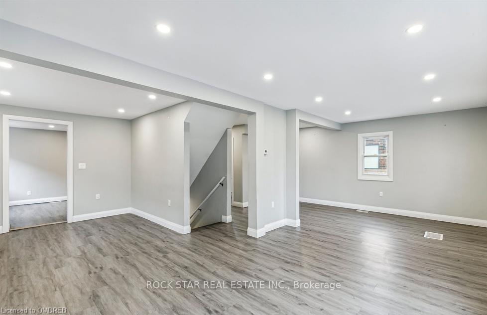 Photo 3 of 131 Bell Avenue, Hamilton, Bartonville — HOMEH