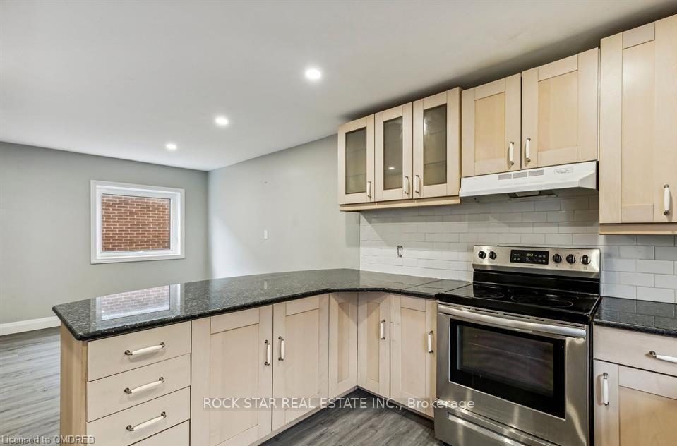 Photo 10 of 131 Bell Avenue, Hamilton, Bartonville — HOMEH