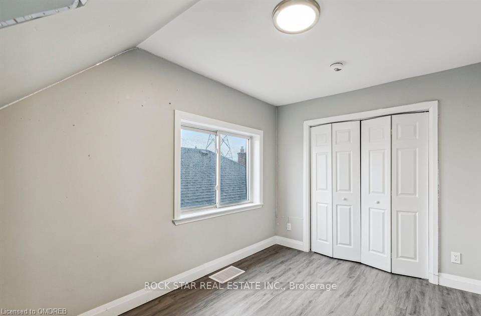 Photo 12 of 131 Bell Avenue, Hamilton, Bartonville — HOMEH
