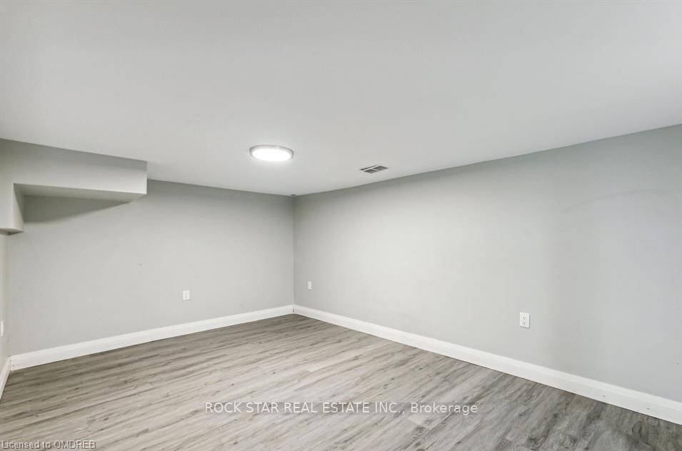 Photo 16 of 131 Bell Avenue, Hamilton, Bartonville — HOMEH