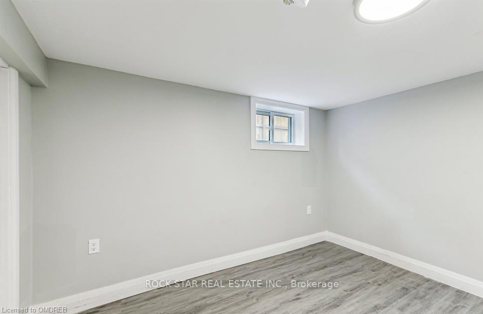 Photo 17 of 131 Bell Avenue, Hamilton, Bartonville — HOMEH