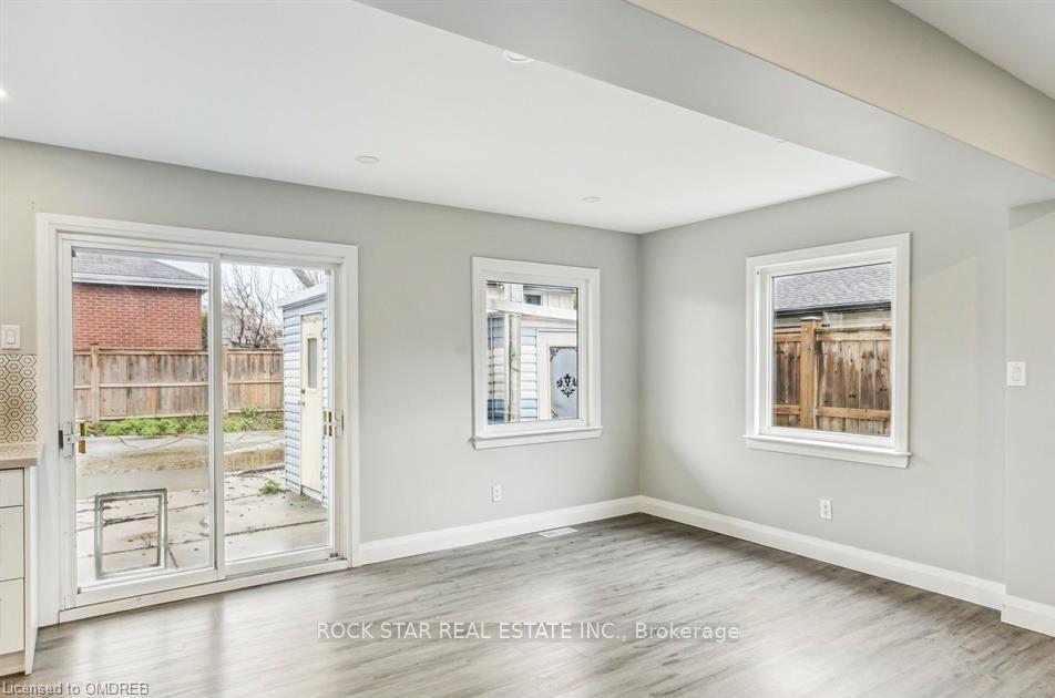 Photo 22 of 131 Bell Avenue, Hamilton, Bartonville — HOMEH