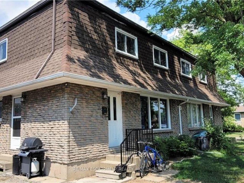 Photo 2 of Unit B, 100 Endicott Terrace, Welland, Prince Charles — HOMEH