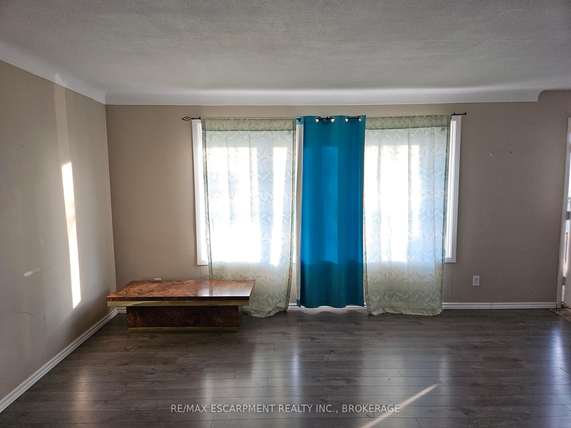 Photo 7 of Unit B, 100 Endicott Terrace, Welland, Prince Charles — HOMEH