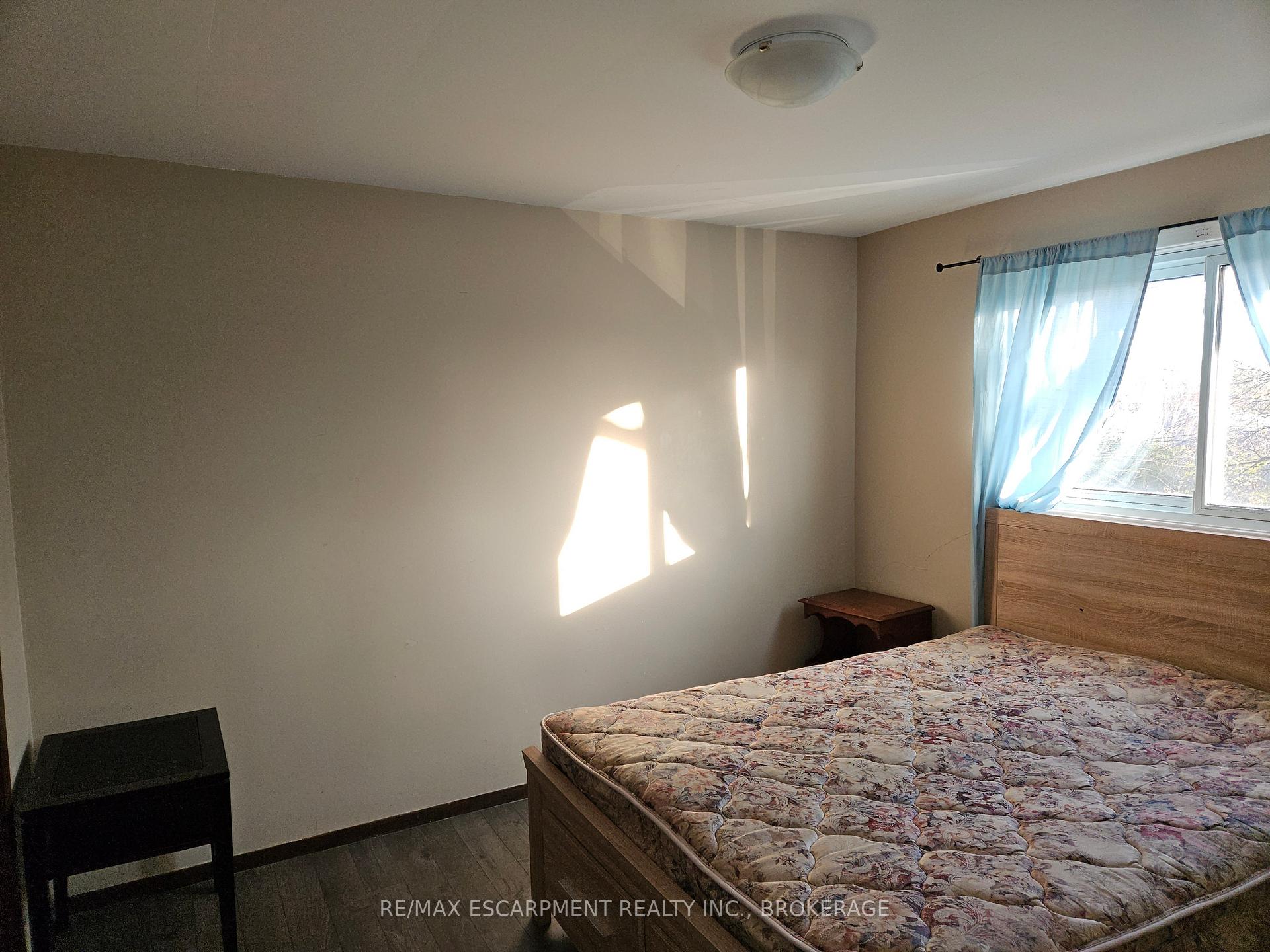 Photo 9 of Unit B, 100 Endicott Terrace, Welland, Prince Charles — HOMEH