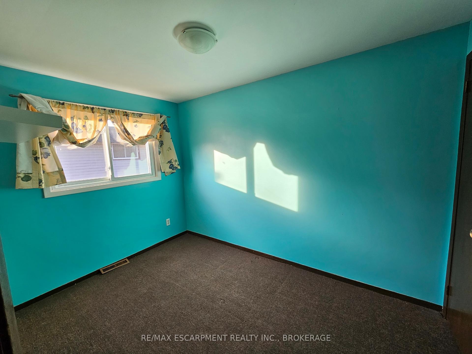 Photo 12 of Unit B, 100 Endicott Terrace, Welland, Prince Charles — HOMEH