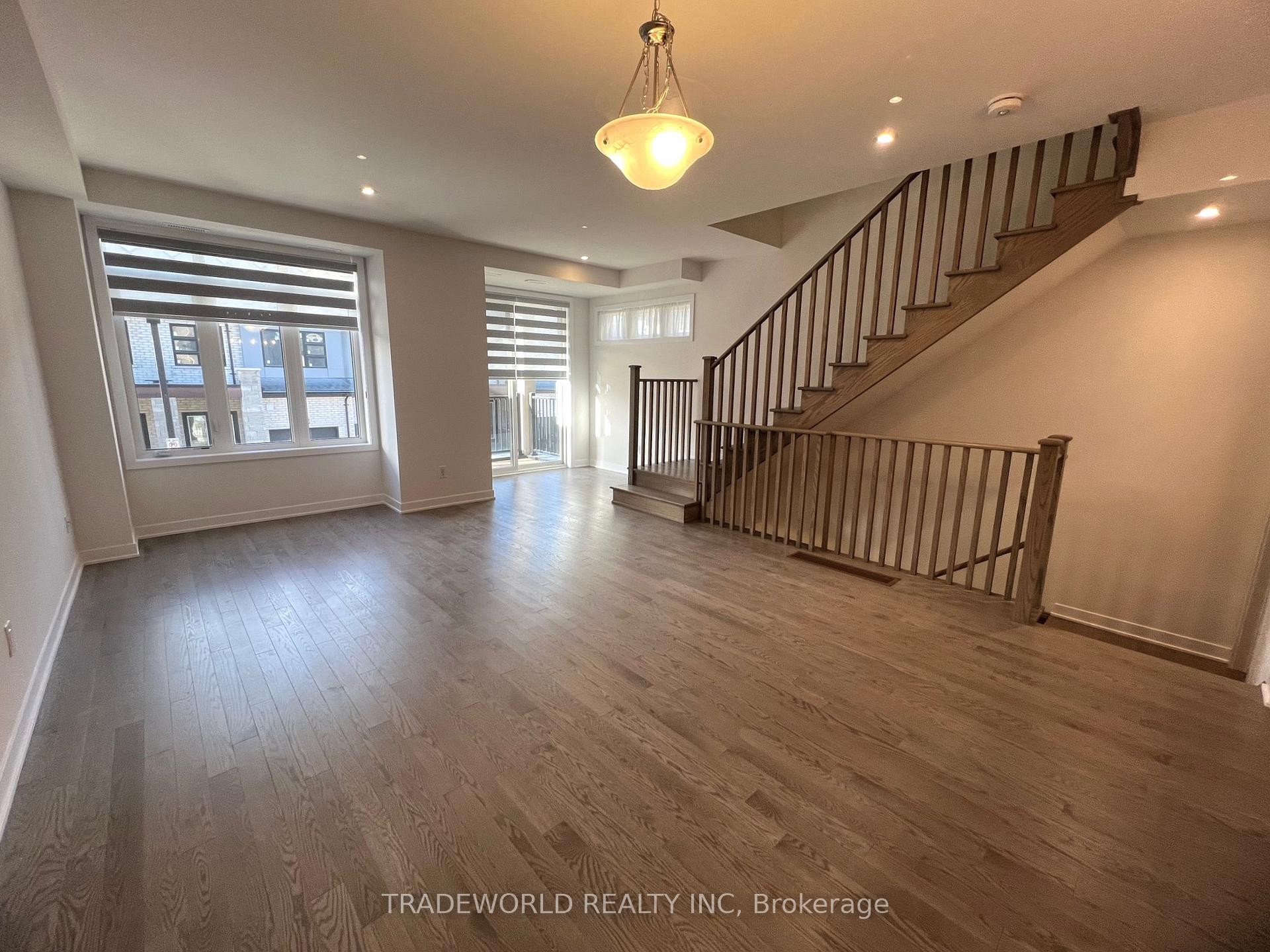 Photo 3 of 29 John Canning Way, Markham, Unionville — HOMEH