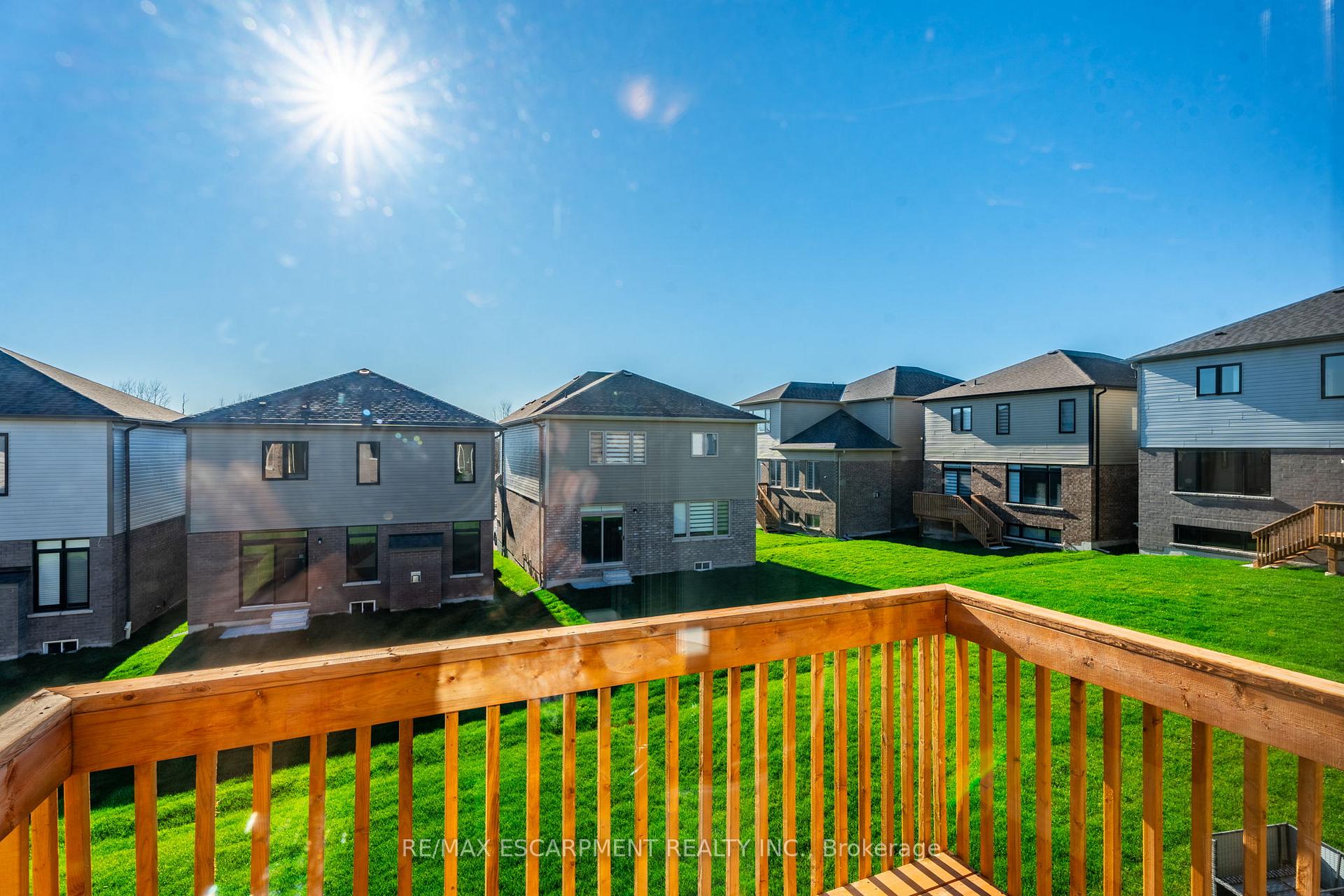 Photo 10 of 127 Bendemere Road, Brant, Paris — HOMEH