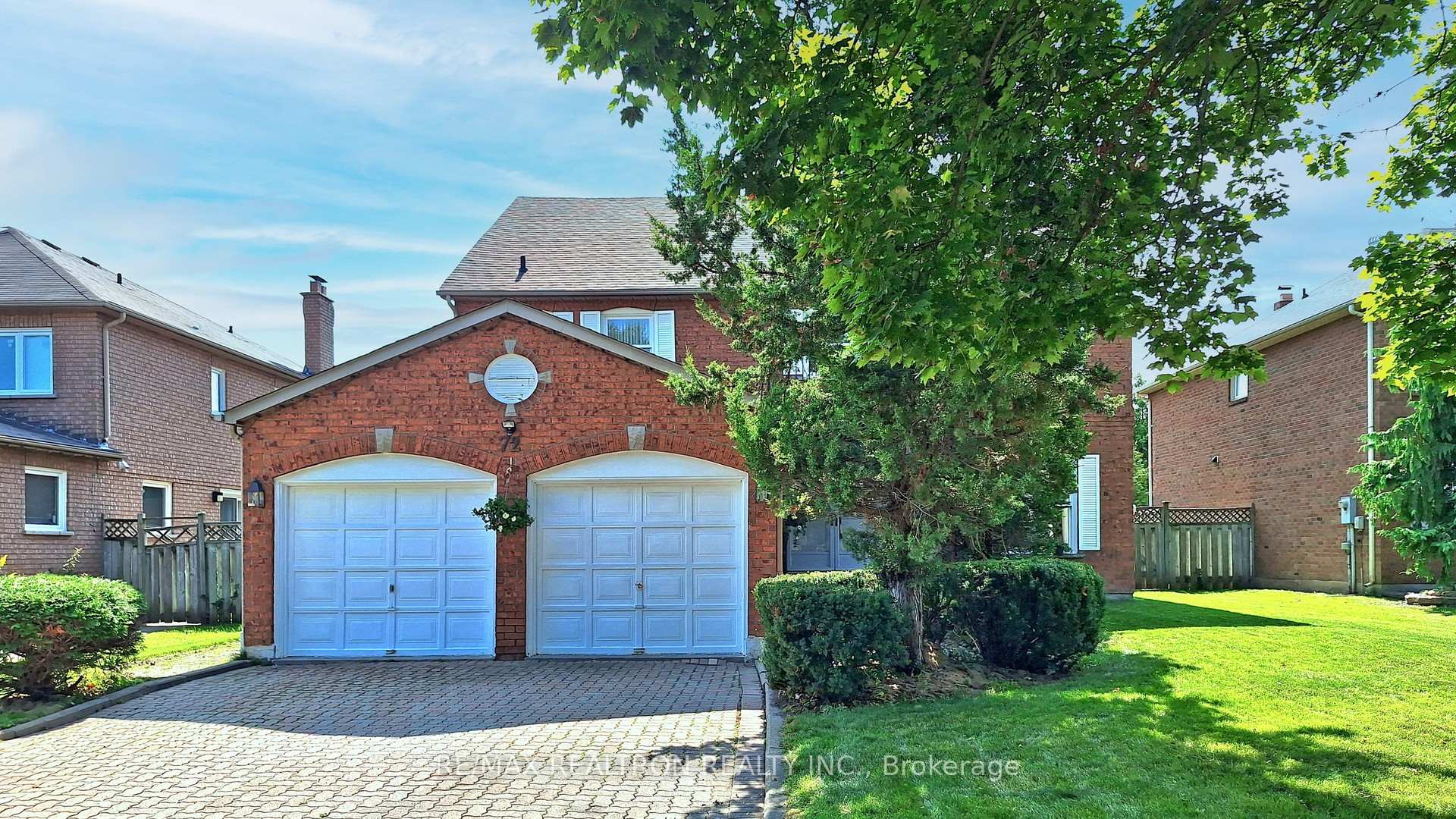 Photo 2 of 72 Spanhouse Crescent, Markham, Unionville — HOMEH