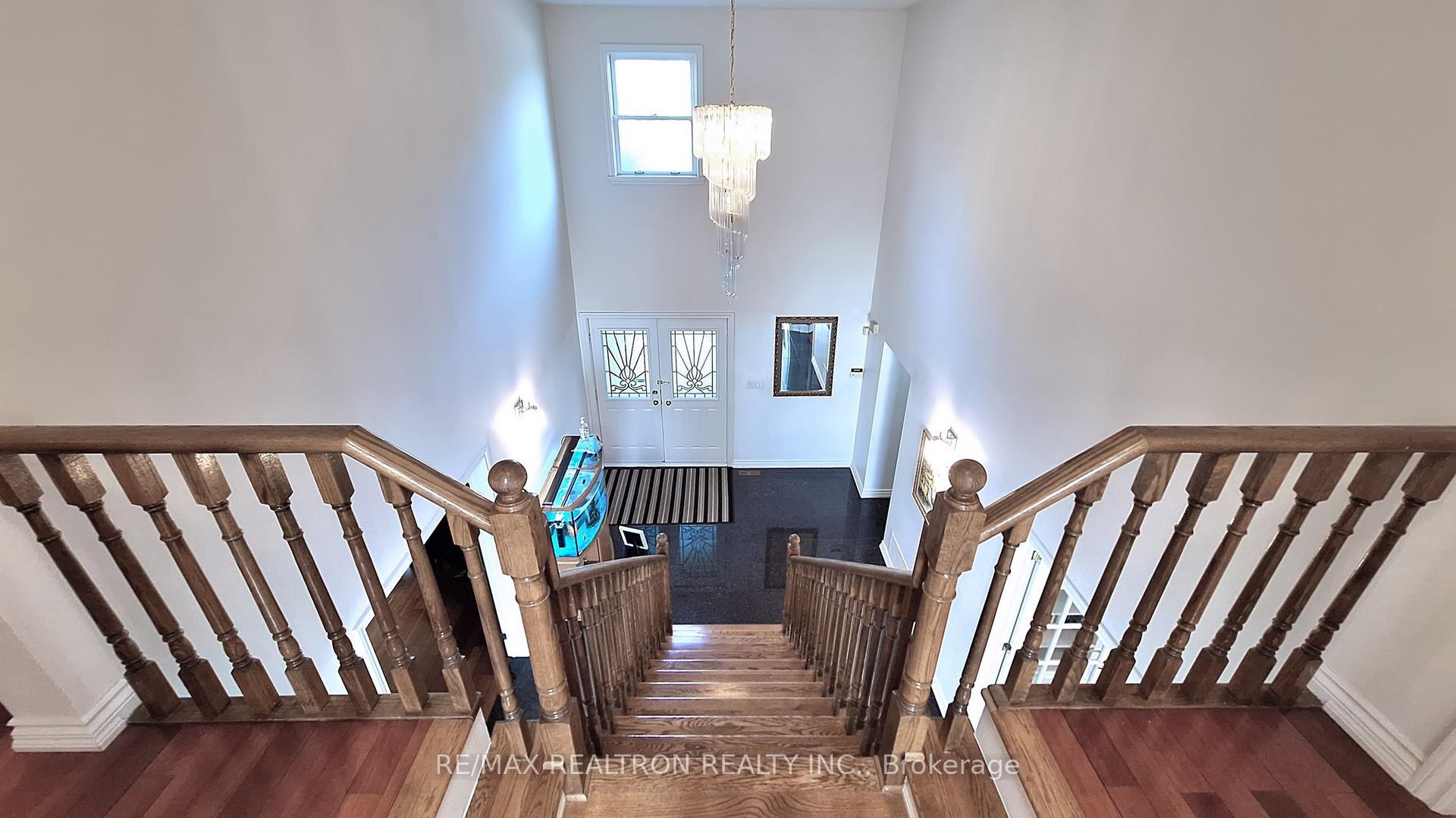 Photo 15 of 72 Spanhouse Crescent, Markham, Unionville — HOMEH