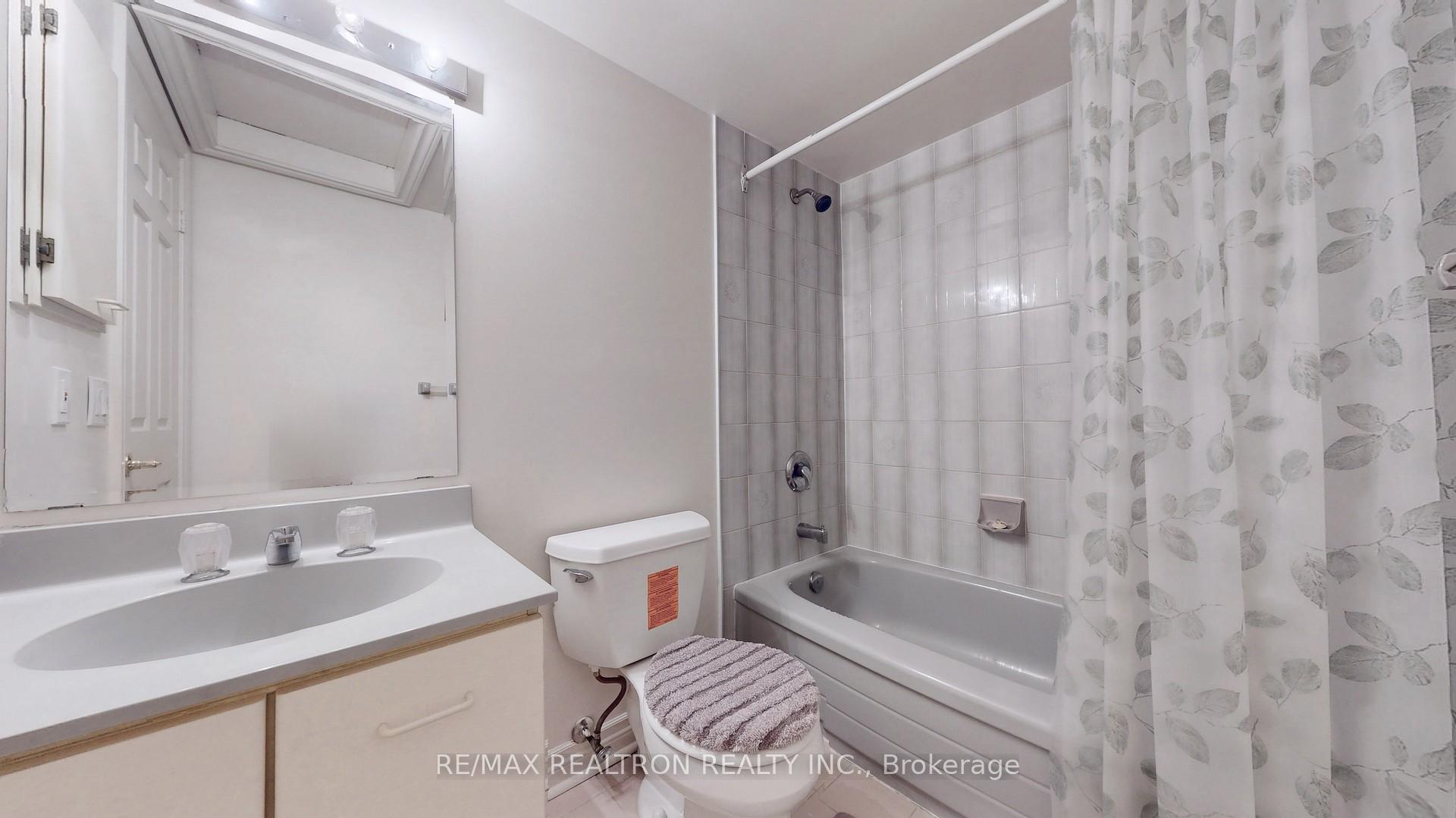 Photo 21 of 72 Spanhouse Crescent, Markham, Unionville — HOMEH