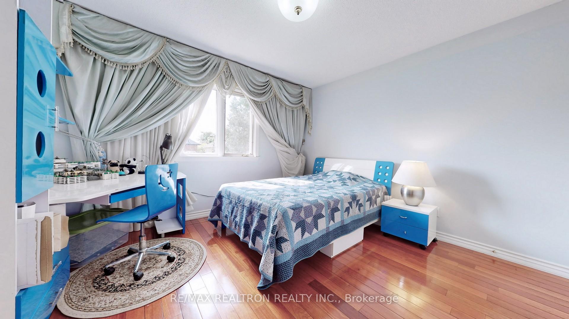 Photo 23 of 72 Spanhouse Crescent, Markham, Unionville — HOMEH