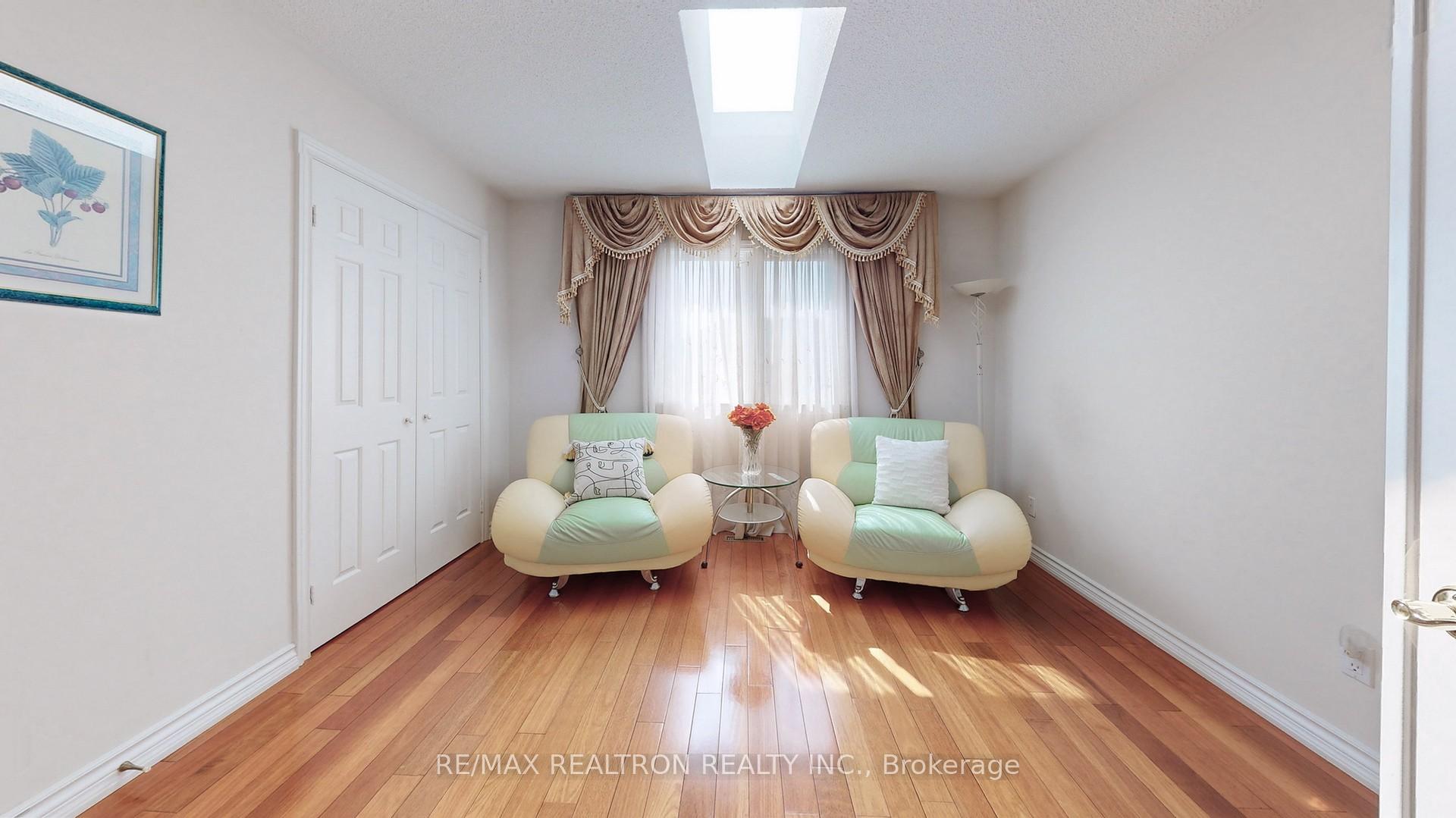 Photo 24 of 72 Spanhouse Crescent, Markham, Unionville — HOMEH