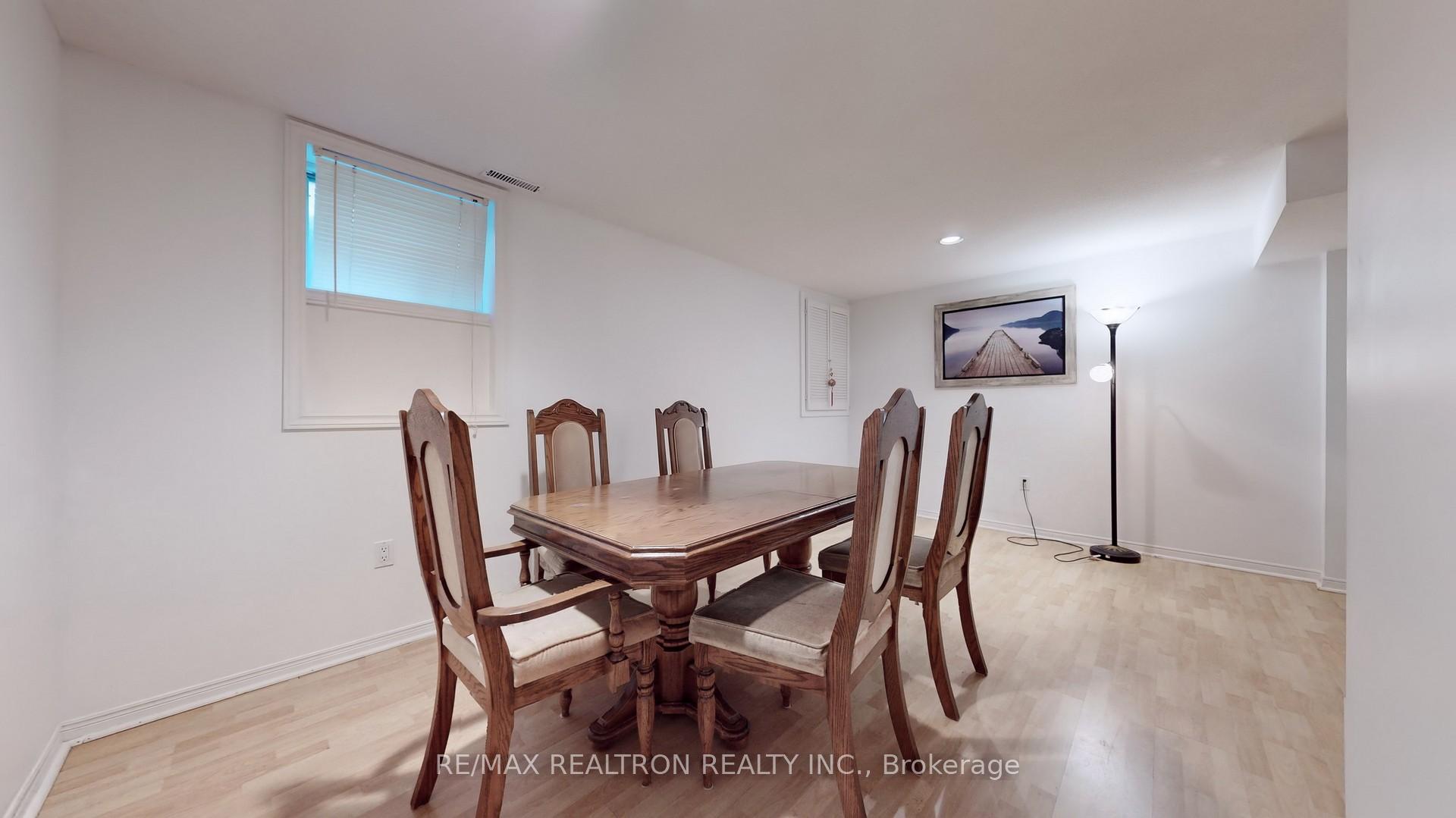 Photo 29 of 72 Spanhouse Crescent, Markham, Unionville — HOMEH