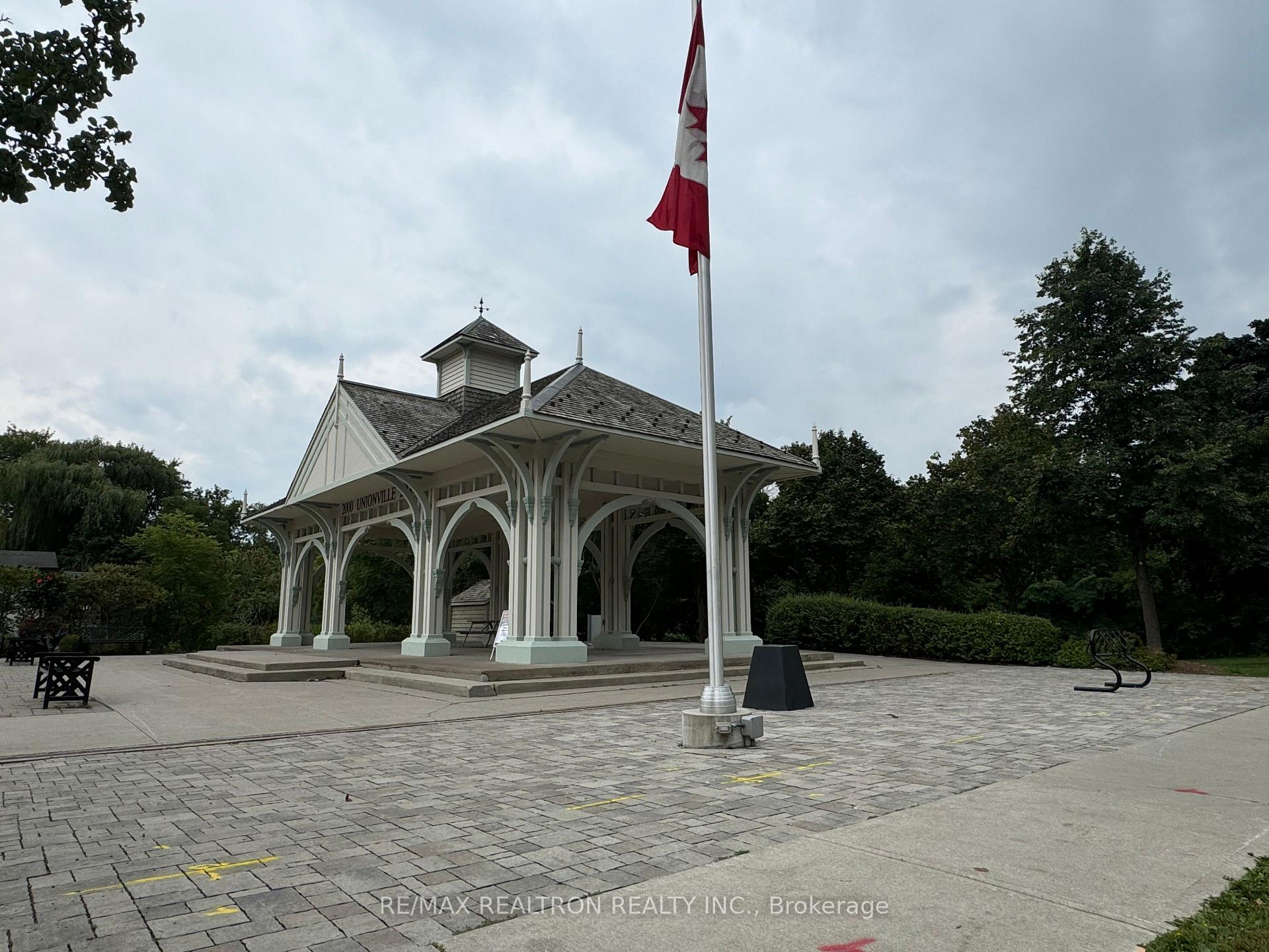Photo 35 of 72 Spanhouse Crescent, Markham, Unionville — HOMEH