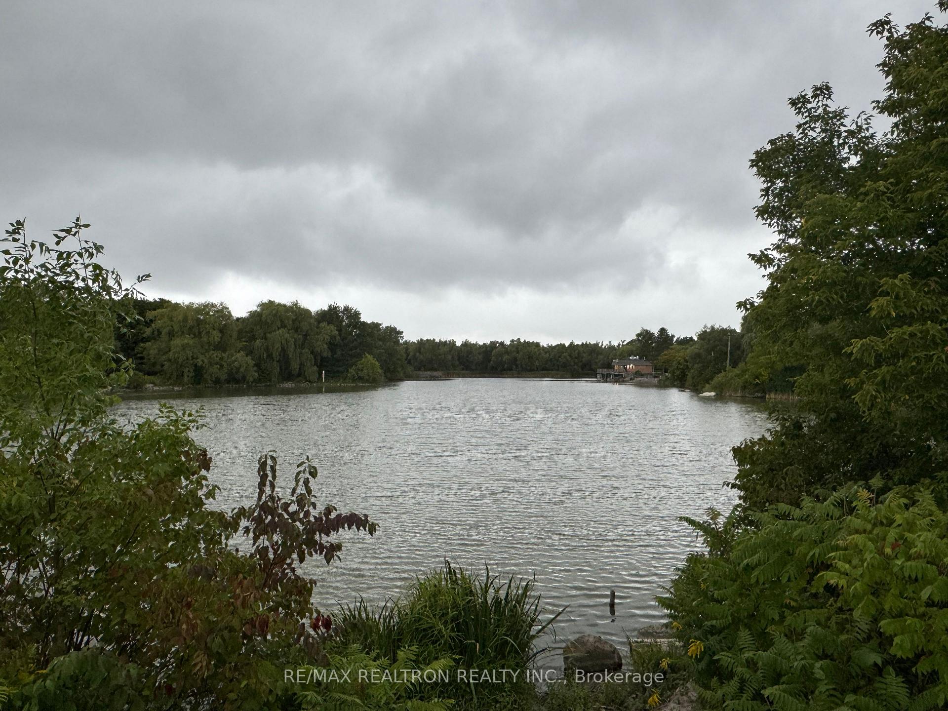 Photo 38 of 72 Spanhouse Crescent, Markham, Unionville — HOMEH