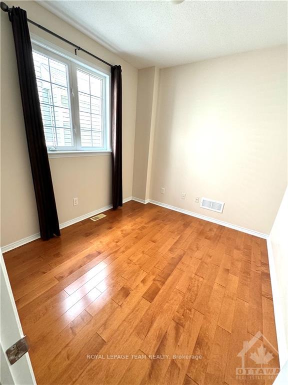Photo 6 of 360 Tucana Way, Ottawa, Barrhaven - Stonebridge — HOMEH