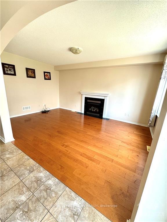 Photo 9 of 360 Tucana Way, Ottawa, Barrhaven - Stonebridge — HOMEH