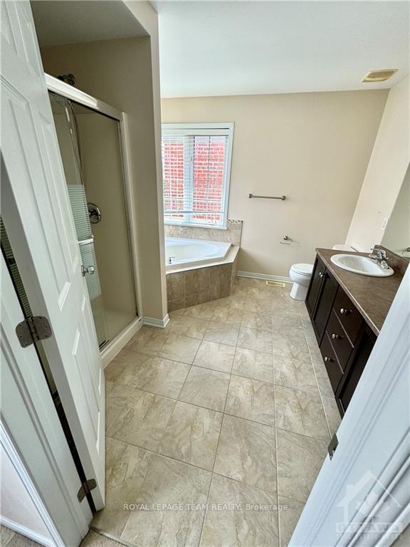 Photo 13 of 360 Tucana Way, Ottawa, Barrhaven - Stonebridge — HOMEH