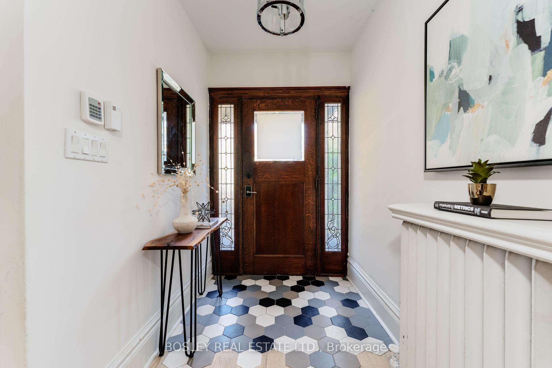 Photo 2 of 812 Duplex Avenue, Toronto, Lawrence Park South — HOMEH