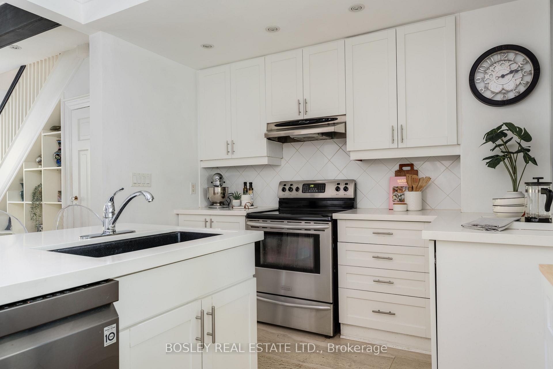 Photo 11 of 812 Duplex Avenue, Toronto, Lawrence Park South — HOMEH