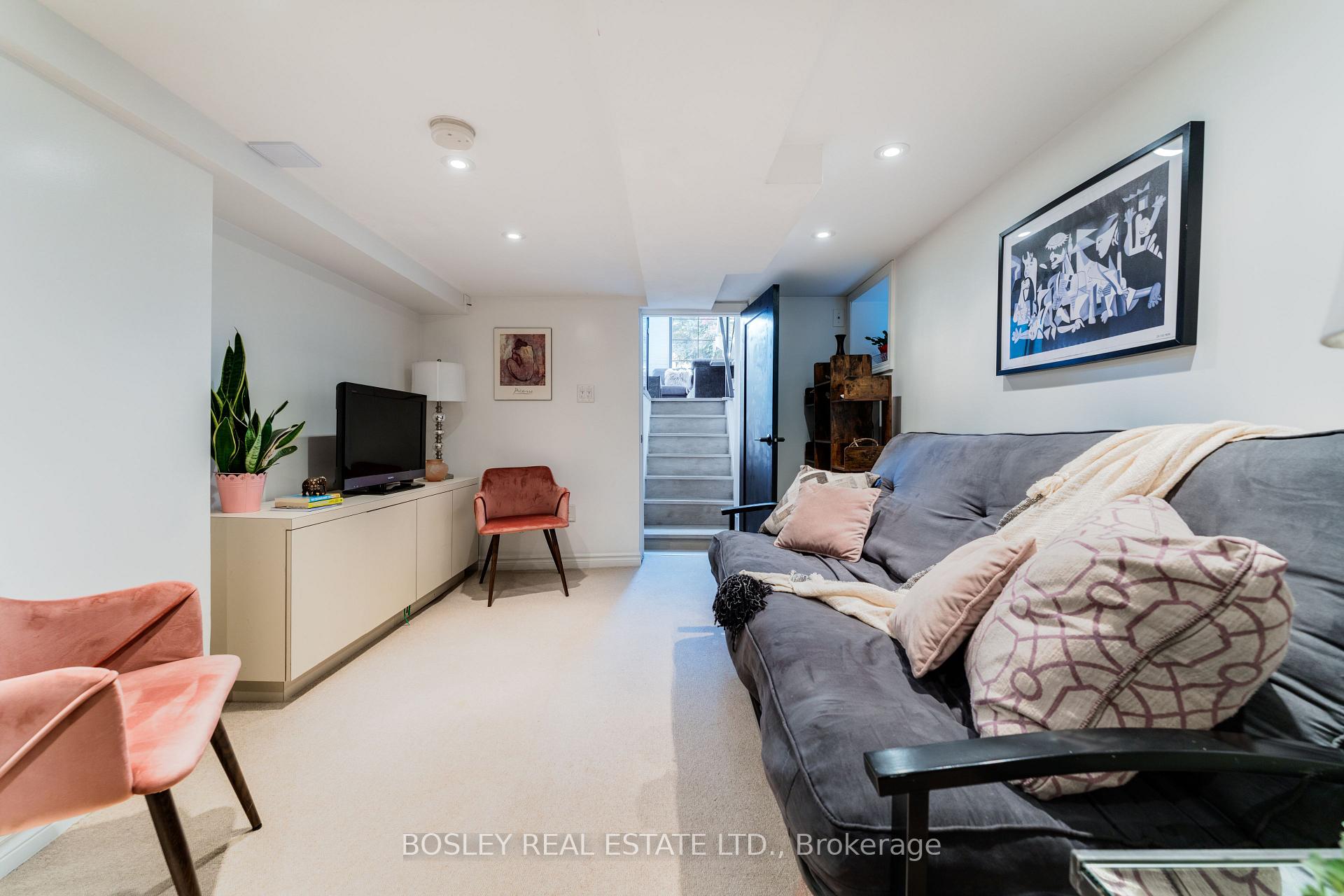 Photo 31 of 812 Duplex Avenue, Toronto, Lawrence Park South — HOMEH