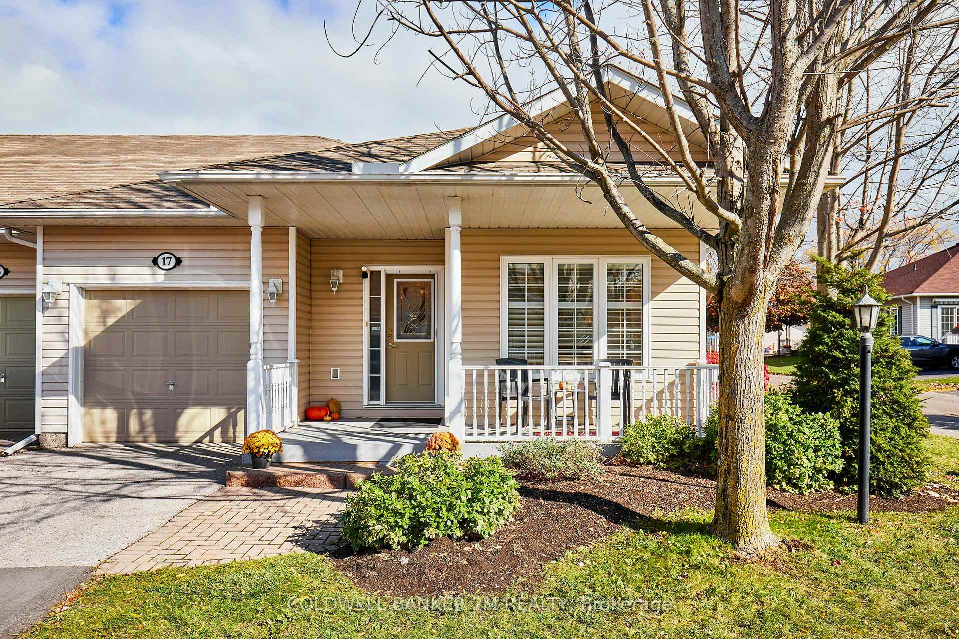Photo 3 of 17 Garden Manor Place, Clarington, Newcastle — HOMEH