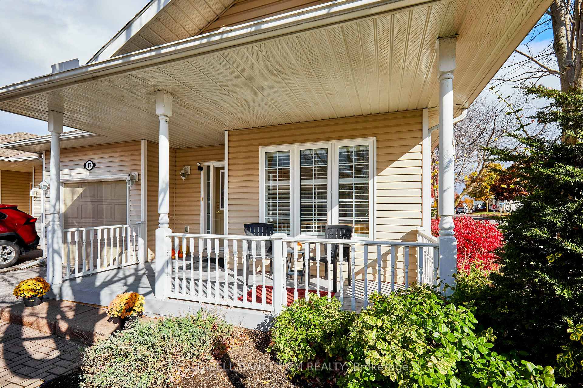 Photo 4 of 17 Garden Manor Place, Clarington, Newcastle — HOMEH