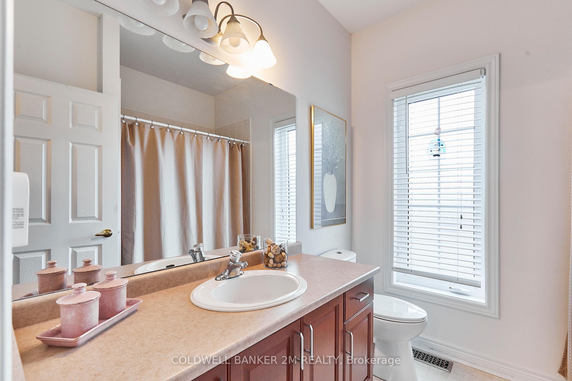 Photo 12 of 17 Garden Manor Place, Clarington, Newcastle — HOMEH