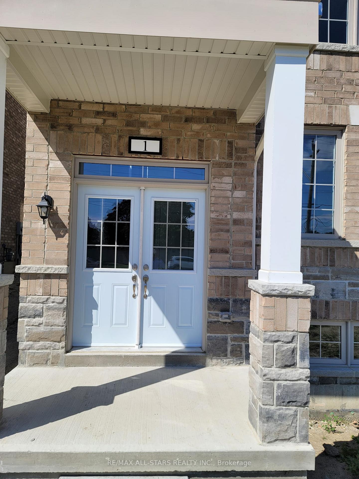 Photo 2 of 1 Royal Collection Way, Whitby, Lynde Creek — HOMEH